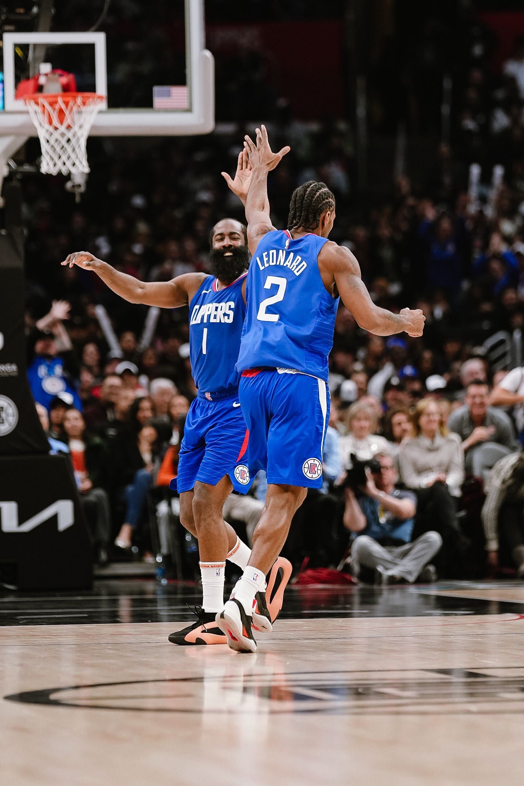 包含法国杯倒计时，菲尼克斯太阳集结日复出首秀，细节引发关注，更衣室稳定，训练强度明显提升的词条