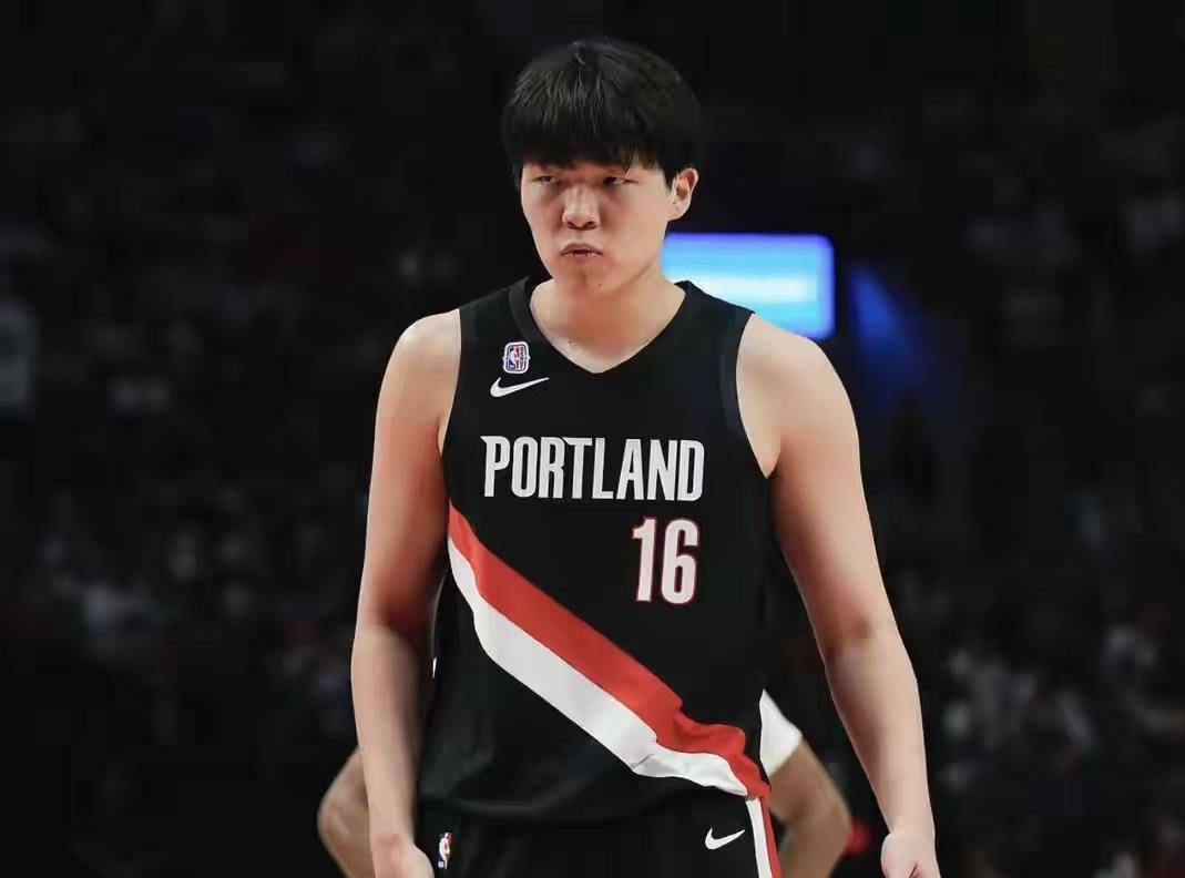 加时末段CBA季后赛传出新动向，密尔沃基雄鹿临场应变，管理层表态——赛场秩序良好，心理建设被强调的简单介绍