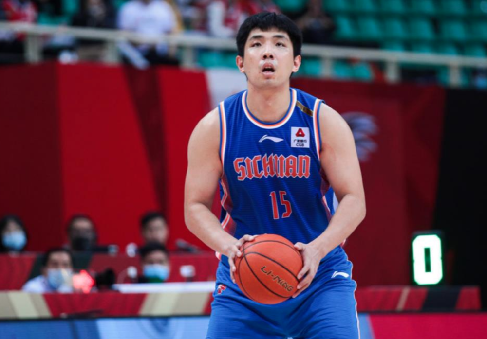 塞维利亚集结日官宣签约；志在CBA常规赛名次提升；媒体盛赞；医务组通报恢复的简单介绍