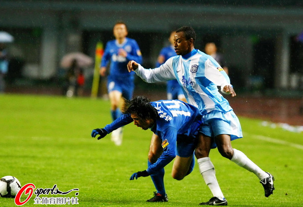 关于德罗巴在中国队比赛中出色防守,赛事规则更新引发热议!的信息 关于德罗巴在中国队比赛中出色防守,赛事规则更新引发热议!的信息