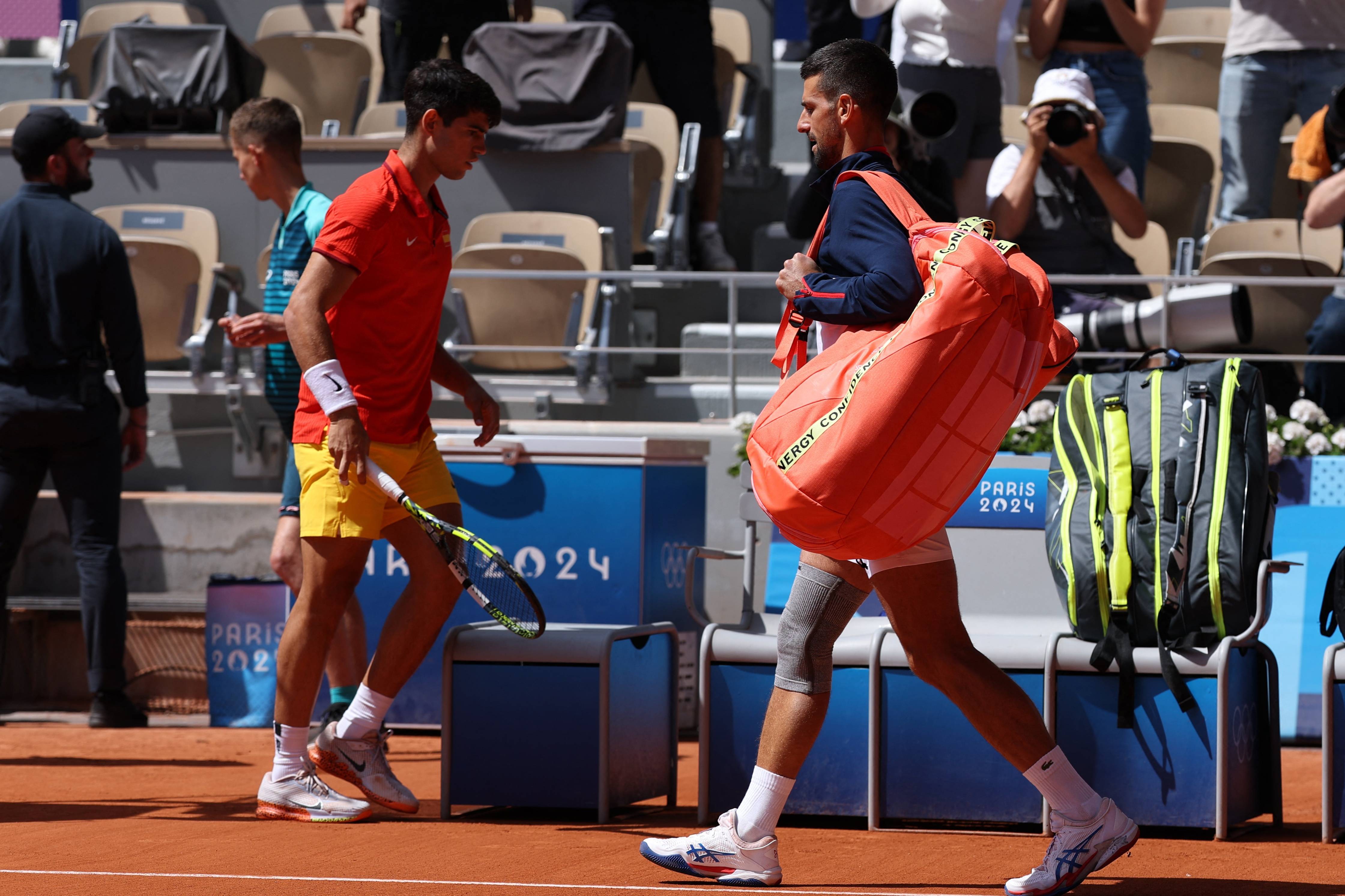 德约科维奇爆冷击败西班牙队,势不可挡引爆全场!的简单介绍 德约科维奇爆冷击败西班牙队,势不可挡引爆全场!的简单介绍